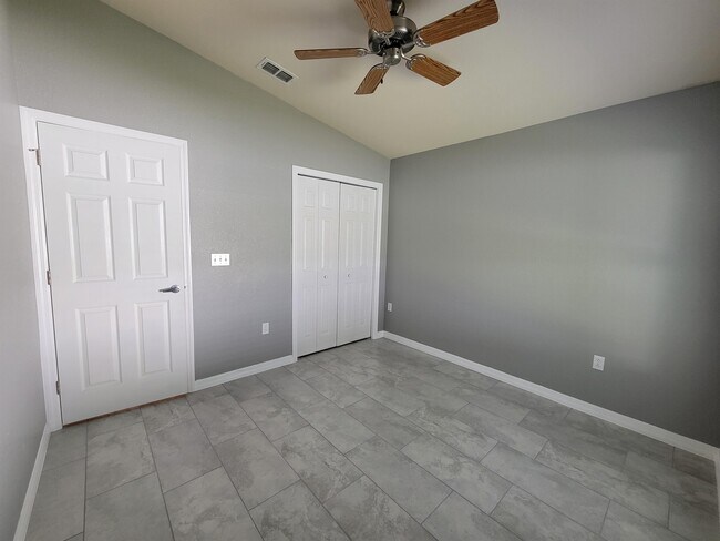 Photo - 800 Overlook Dr