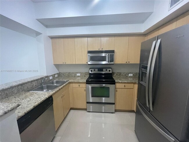 Photo - 2965 NE 185th St