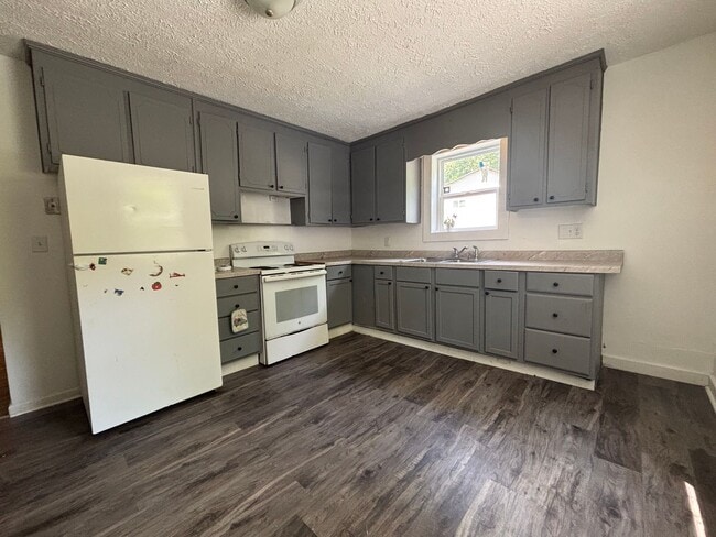 Photo - 3 Bed | 1 Bath | Spacious Apartment Westover WV Unit Apt C