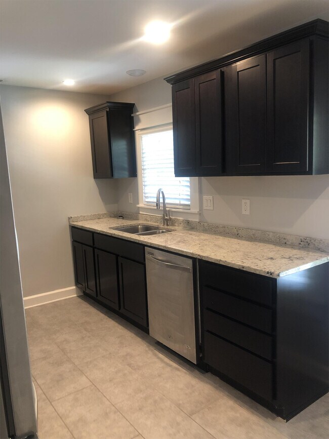 Photo - 729 E Hunter Ave