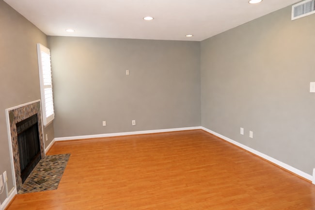 Photo - 1717 Ascot Way Unit F