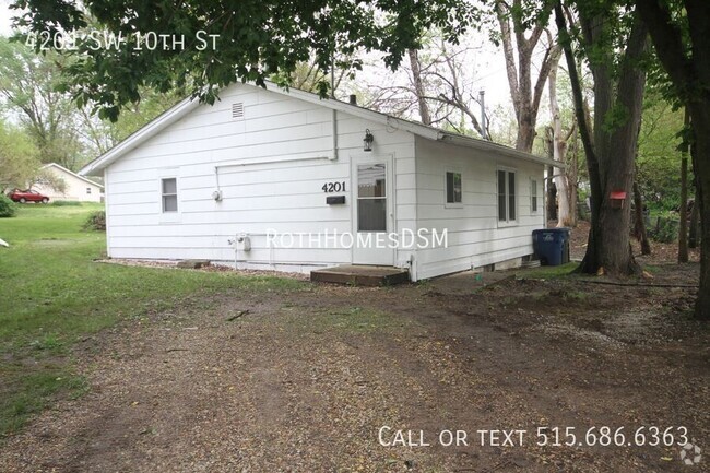 Building Photo - Large Living Room New Kitchen 2023 Rental