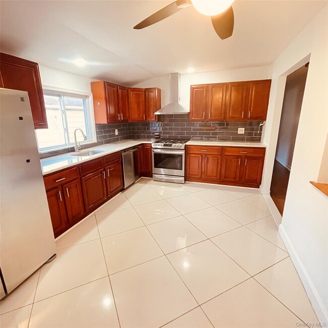 Photo - 878 Rensselaer Ave