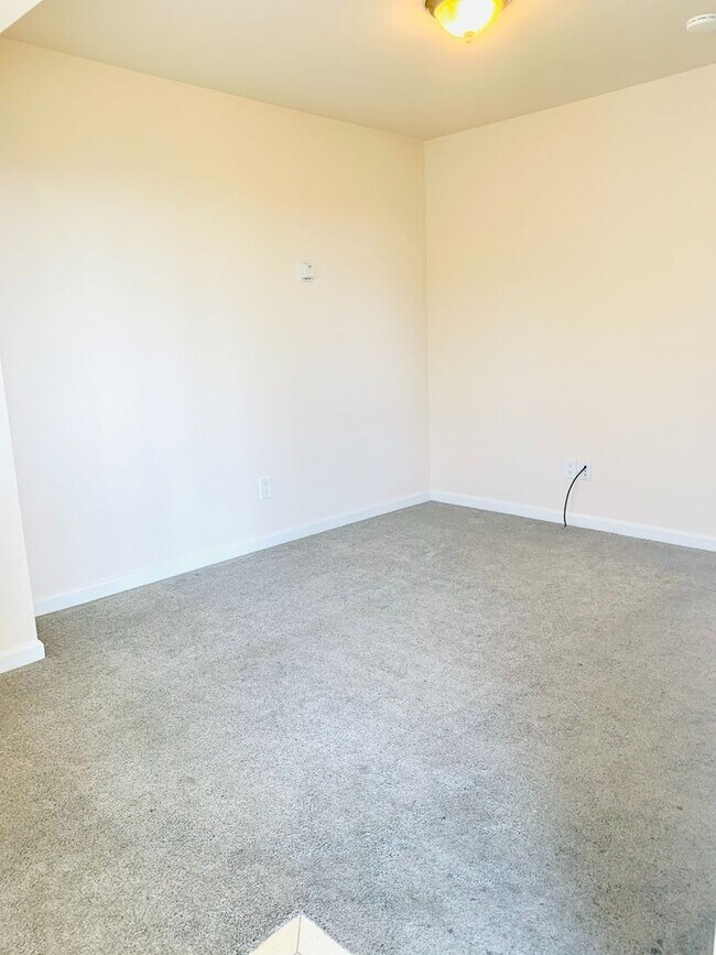 Photo - 1BD/1BA Mission Hills Apartment w/ 1-Car Garage! Only $2,095/mo~ Unidad 1537 Linwood Street