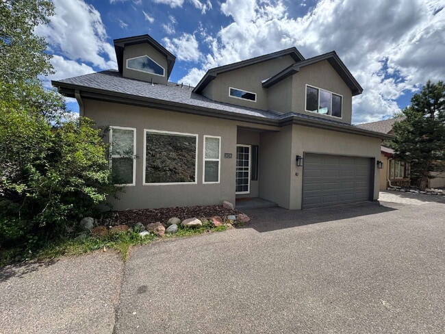 Building Photo - "Charming 4-Bed Oasis with 3 Full Baths and 2,275 Sq Ft of Comfort in Evergreen, CO!"
