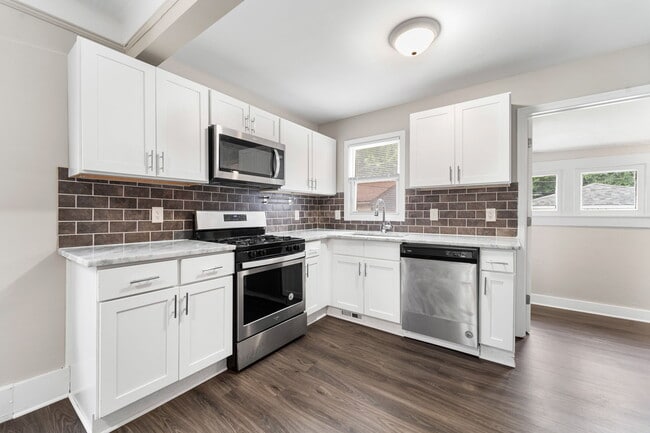 Photo - 164 W Muir Ave