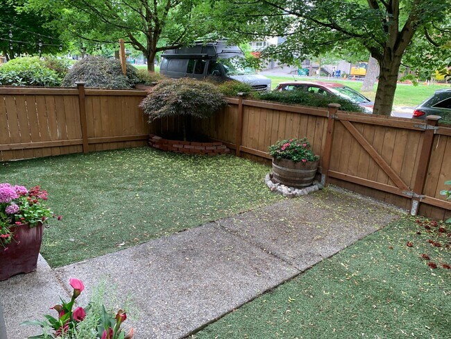 Photo - In the heart of Green Lake 3 bed 2.5 bath townhome for rent