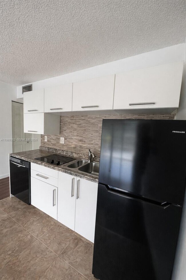 Photo - 9330 Lagoon Pl Unit 201