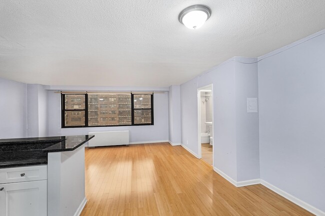Photo - 201 St Pauls Ave Unit 11L