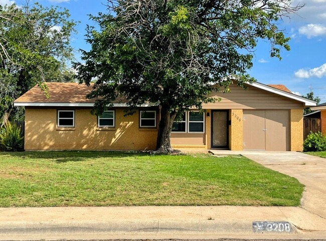 Building Photo - Newly Renovated 3-Bedroom, 2-Bath Home in ...