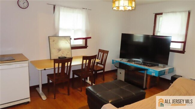 Photo - 649 Inman Ave