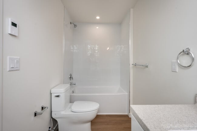 549 Prideaux St Unit 4