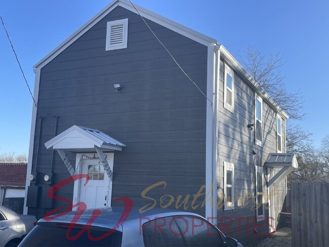 Photo - Spacious Upstairs 1-Bedroom Apartment in Downtown Stephenville Unit B
