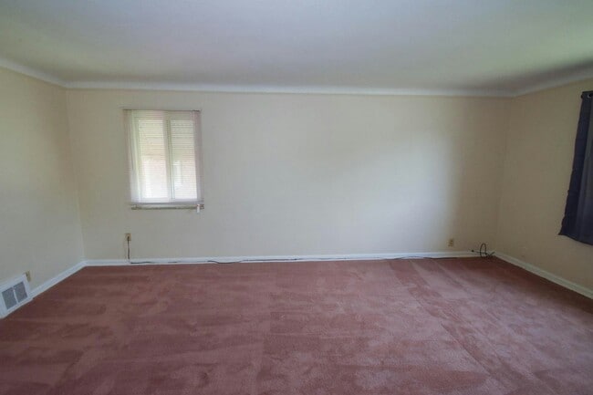 Photo - 24750 Lakeshore Blvd