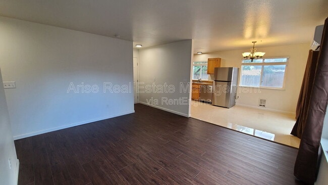 Photo - 2141 SW Quartz Ave