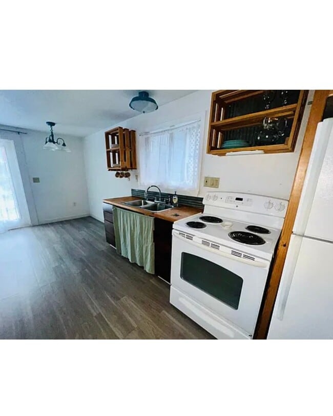 Photo - 100 Quartz St