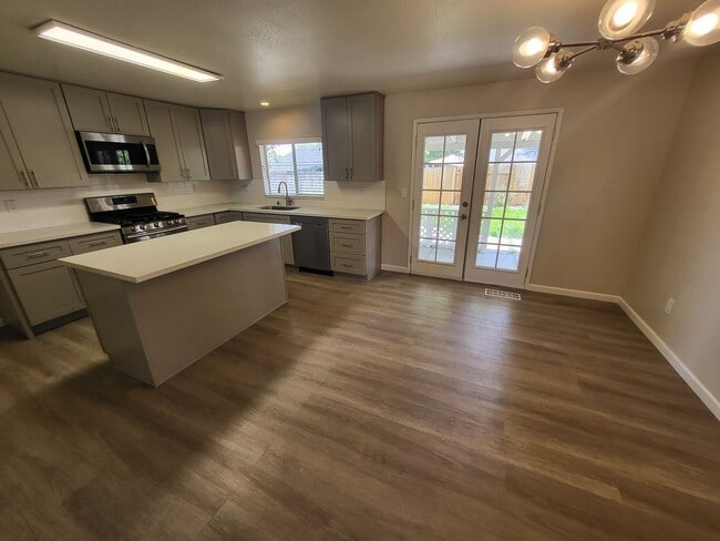 Photo - 2621 Woodcrest Ln