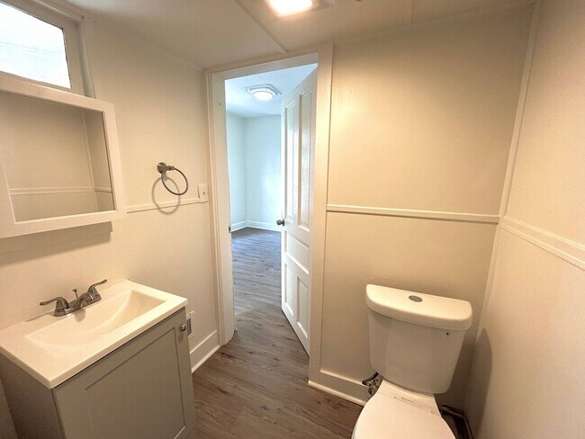 Photo - 807-809-809 W Ash St Unit 809