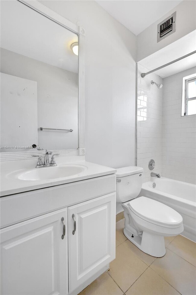 Photo - 609 NE 13th Ave Unit 301