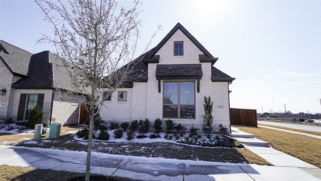 Building Photo - 4104 Hudson St