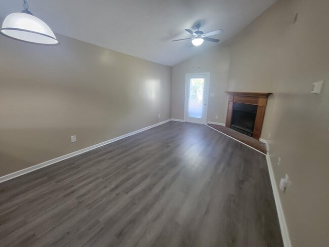 Photo - 3388 Royal Wood Rd