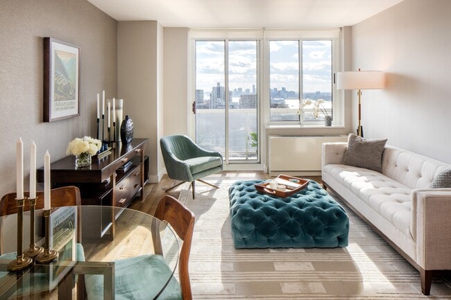 Building Photo - Riverbank Rental