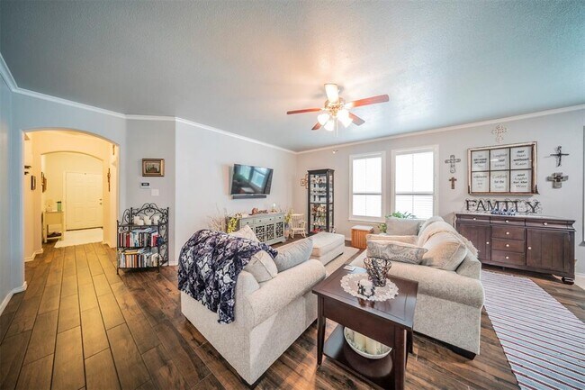 Photo - 11048 Kinston St