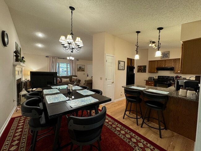Photo - 135 Inglewood Ct