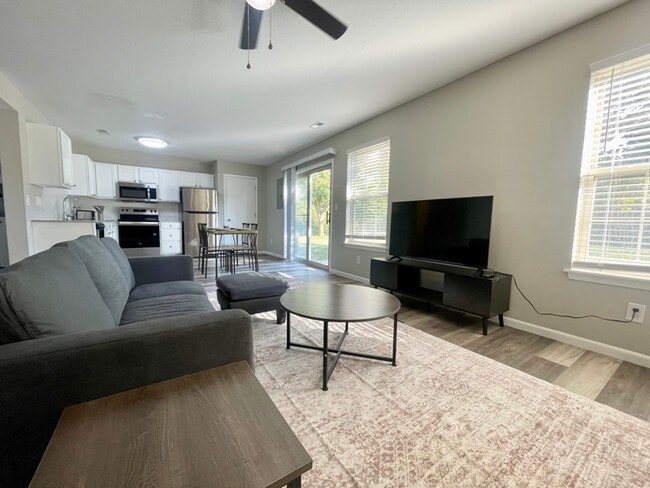 Photo - 210 White River Dr