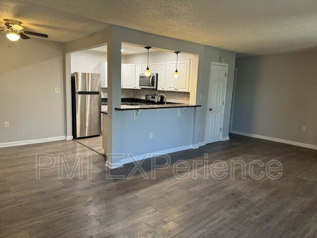 Photo - 3815 Swann Rd Unit Apt 104