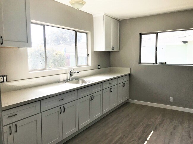 Photo - 2 Bedroom 1 Bathroom Remodeled Home for Re...