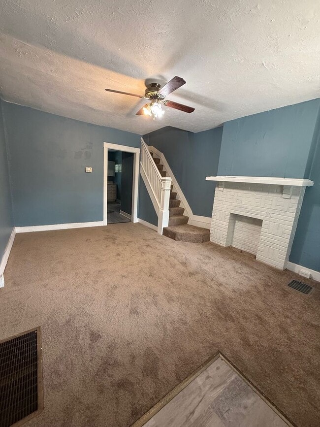 Photo - Charming 2-Bedroom Townhome in Lincoln-Lar...