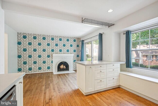 Photo - 9909 Hemlock Woods Ln