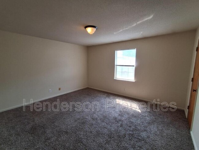 Photo - 1381 N 6th St