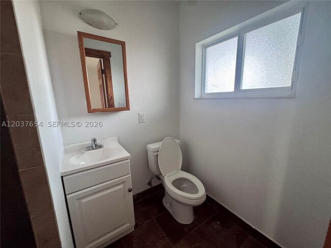 Photo - 8440 NE 1st Pl Unit 2
