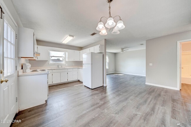 Photo - 3720 Burnham Way