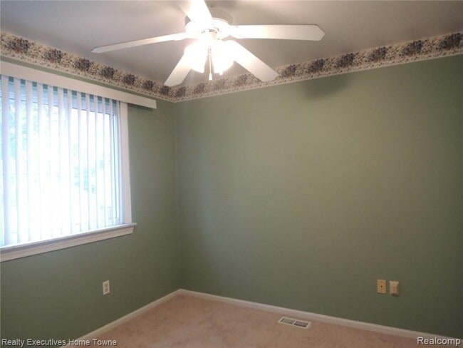 Photo - 2622 Maple St