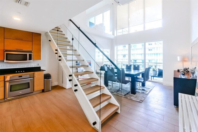 Photo - 60 SW 13th St