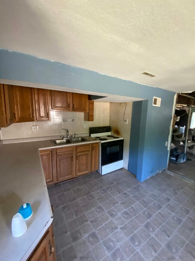 Photo - 70 Church St