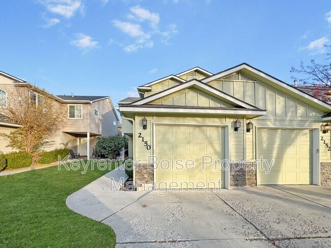 Building Photo - 2150 S Dorothy Ave