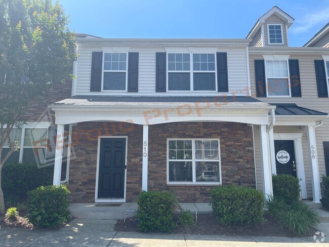 Building Photo - Comfortable 3-Bedroom Townhouse w/2 Assign...