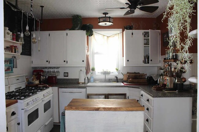 Photo - 378 5th Ave E