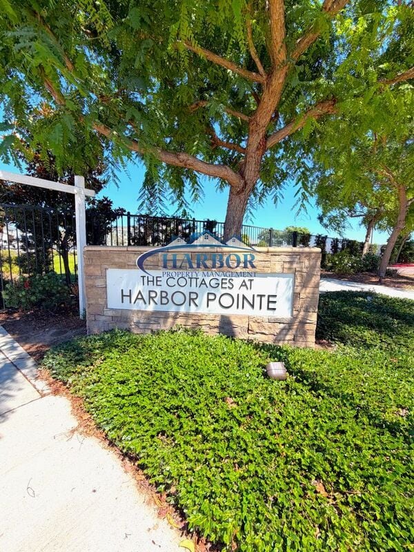 1215 Canoe Ln
