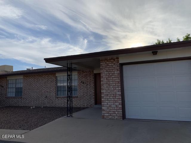 Photo - 609 Alicante Way