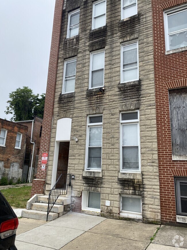 Building Photo - 210 N Mount St Rental