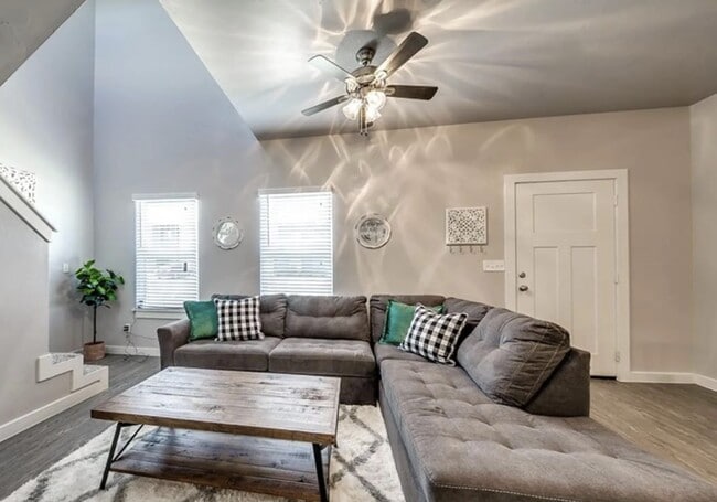 Photo - Lakeshore Landing