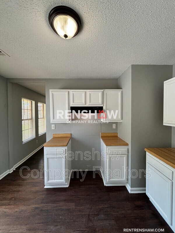 Photo - 274 Lucerne Pl