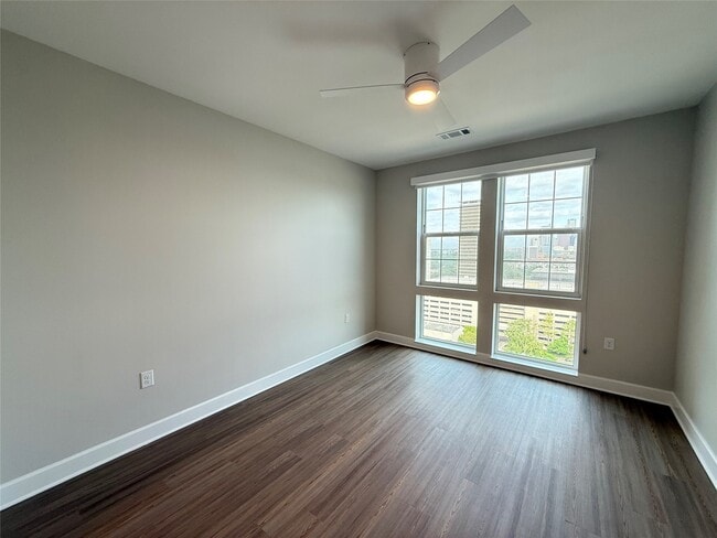 Photo - 716 Waugh Dr Unit B6 328