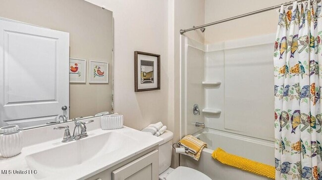 Photo - LOTS AMENITIES AND COUNTRY LIVING!