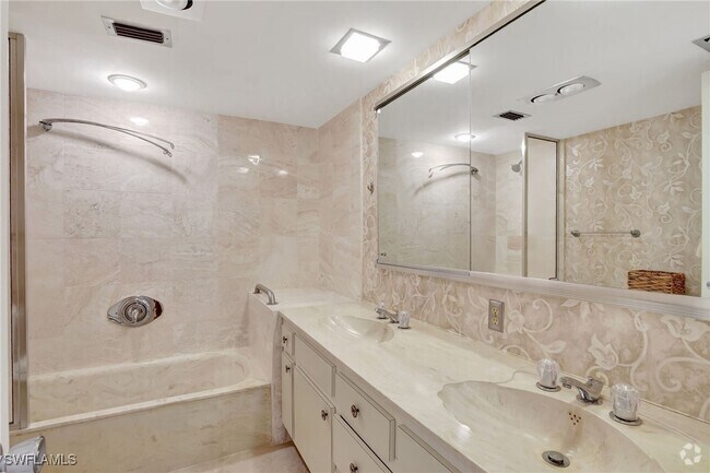 Building Photo - 1919 Gulf Shore Blvd N Unit 201 Rental